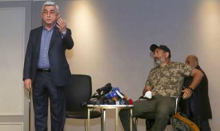 Победа за уличния гняв в Ереван. Премиерът подаде оставка