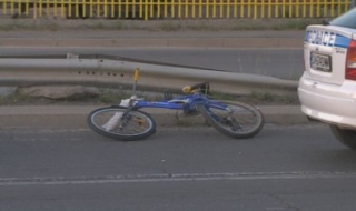 Колоездач загина, блъснат от автомобил