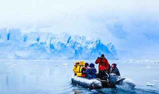 Откриха признаци на живот в солен арктически извор