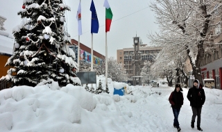 Снегът се завръща през нощта