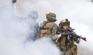 Вашингтон ще продължи да оказва военна помощ на Украйна