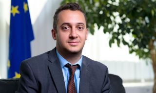 Цветан Кюланов: Би било доста странно въвеждането на еврото паралелно с лева