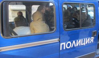 Заловиха трима сирийски бежанци в камион в Пловдив