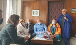Нинова в Берковица: Борим се да задържим младите лекари в България