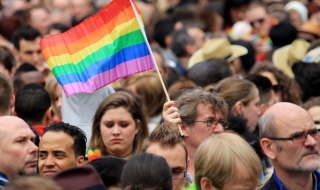 Около 2000 души на гей парада в София