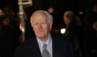 Почина писателят Джон льо Каре