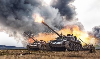 Стотици танкове и военна техника северно от Газа са разположени от Израел