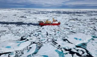 Повреда остави британските ВМС без единствения им ледоразбивач