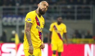 Артуро Видал: Не може в Барселона да има само 13 основни футболисти