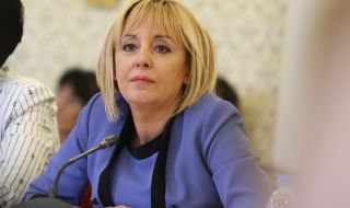 Мая Манолова пред ФАКТИ: Депутатите не искат да носят отговорност, а просто да са в парламента