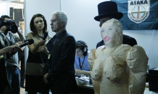 Сидеров: На изборите се явиха „надуваеми секс-кукли”