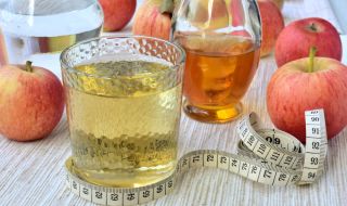 Как се отслабва с ябълков оцет?