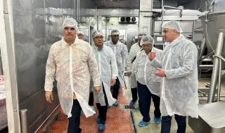 Делегация на парламента на Индонезия посети фабриката на „Белла България“ 