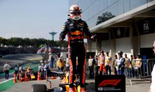 Харакири за Ферари: Верстапен спечели феноменалното състезание в Бразилия
