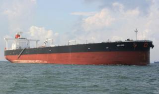 Ирански катер промени маршрута на танкер от Алжир
