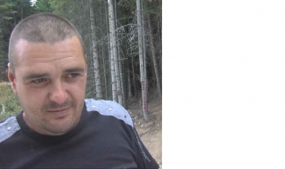 Шофьорът със 100 000 лв. глоби продължава да вози туристи