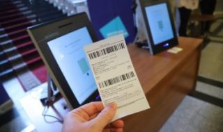 България избира президент и парламент