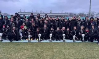 ЦСКА прегази Левски и обра купите и медалите на турнир в София