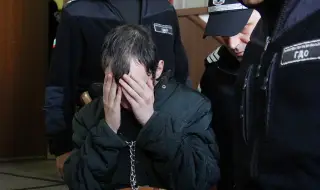 Синът, заклал баща си, поиска да остане в ареста