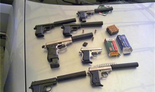 Семейство-българи продавало оръжие на  мафията в Италия