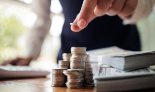 Зодиите, които често взимат пари назаем, но рядко връщат