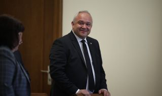 Иван Демерджиев продължава с версиите: Ангел Христов не е влязъл в страната със самолет