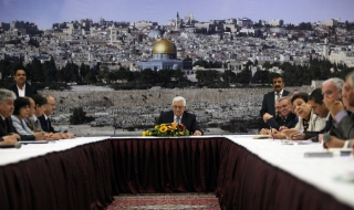 Палестина отложи подновяването на мирните преговори с Израел