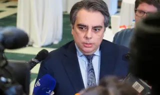 Асен Василев: Мир за Румен Радев означава капитулация за Киев