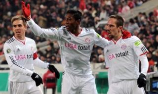 Байерн (М) спечели дербито с Шалке