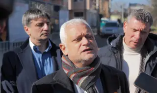 Емил Дечев пред уволнените директори на служби: Вие не ме интересувате, моят мач е друг!