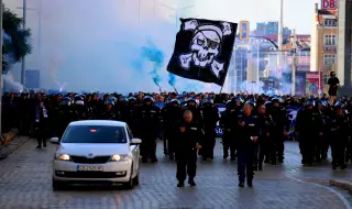 There was tension between fans of Levski and CSKA, the police intervened quickly 