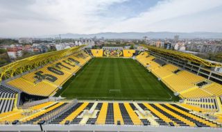 Строителят на "Колежа" към кмета на Пловдив: Стадионът не може да посрещне мача на националния отбор