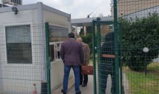 Младен Маринов влезе на разпит в ГДБОП