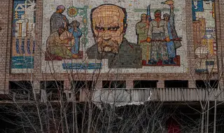 Паметник на украинския поет Тарас Шевченко бе осквернен в Нови Сад