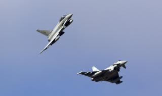 Британски изтребители ловят руски Су-30