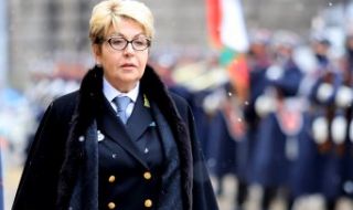 Митрофанова: Пренебрегват държавни интереси заради едно потупване по рамото от „чичо Сам“