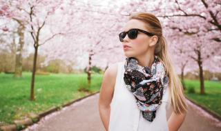 Супер ВИДЕО с идеи как да носите шал през пролетта