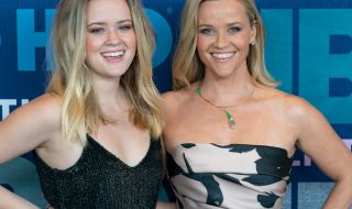 Рийз Уидърспуун умили феновете с бебешка СНИМКА на дъщеря си