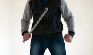 Масовият бой с бухалки в Пловдив започнал след конфликт пред затвора (ВИДЕО)