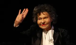 Представиха восъчна фигура на Стоянка Мутафова в театър "Сълза и смях" (СНИМКИ)