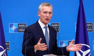 Столтенберг: Засилваме военното присъствие на НАТО на изток