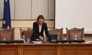 Ива Митева ще представи новия интернет портал на Народното събрание