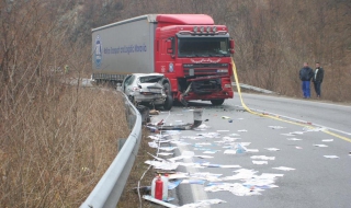 Трима загинали на пътя за ден