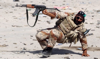 В Либия ще разоръжават бунтовниците