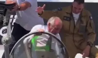 Френският премиер се заклещи в кабината на изтребител Dassault Rafale