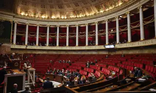 Франция осигури приемането на бюджета за 2026 г. след провал на вотовете на недоверие