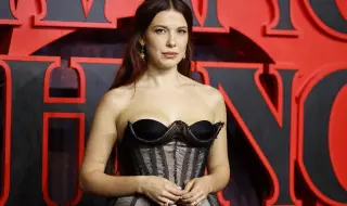 Звездата от „Stranger Things“ Мили Боби Браун отпразнува 22-ия си рожден ден (СНИМКА)