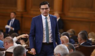 Венко Сабрутев: Радев опитва да изземе функциите на Народното събрание