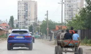 Деца с каруца блъснаха мъж и избягаха, той е в тежко състояние