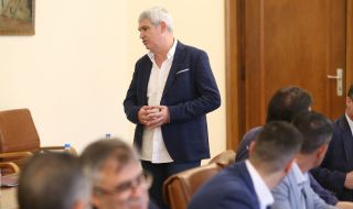 Пламен Димитров за мораториума: Несериозно и незаконно